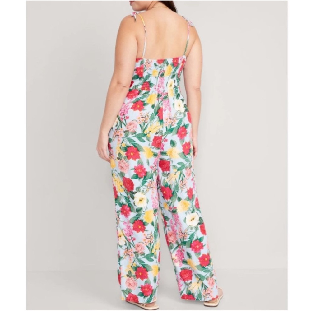 NEW Old Navy Multifloral Tie-Shoulder Cropped Twist-Front Smocked Jumpsuit - M - Picture 6 of 16